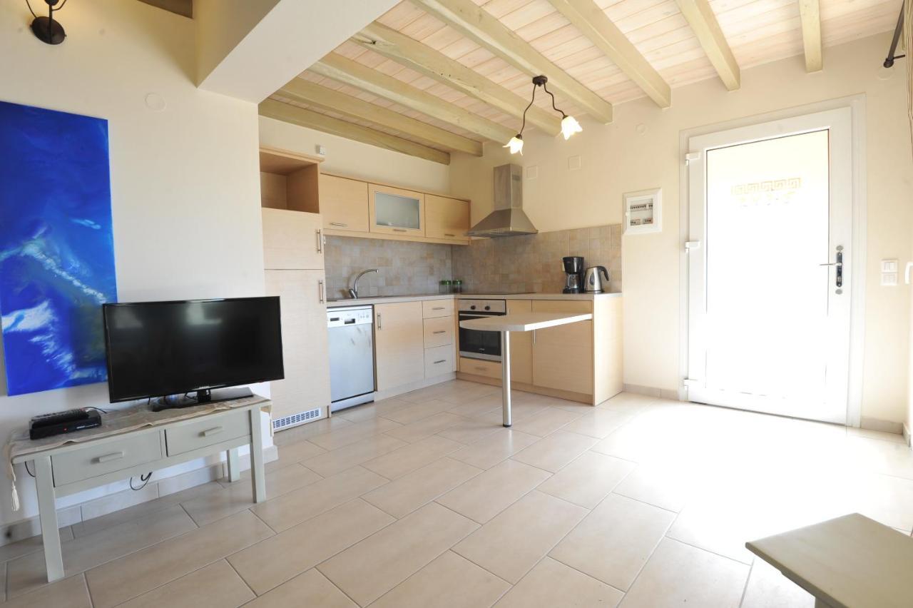 אגיוס גיורגיוס פגון Villa Theodora View Apartments Zeys מראה חיצוני תמונה